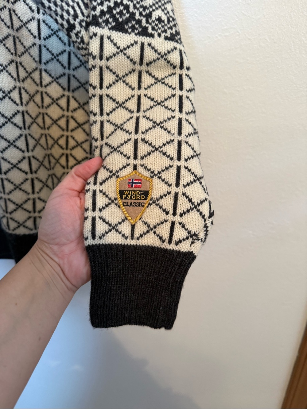 Windfjord Nordic
100% pure wool sweater - Picture 4 of 6